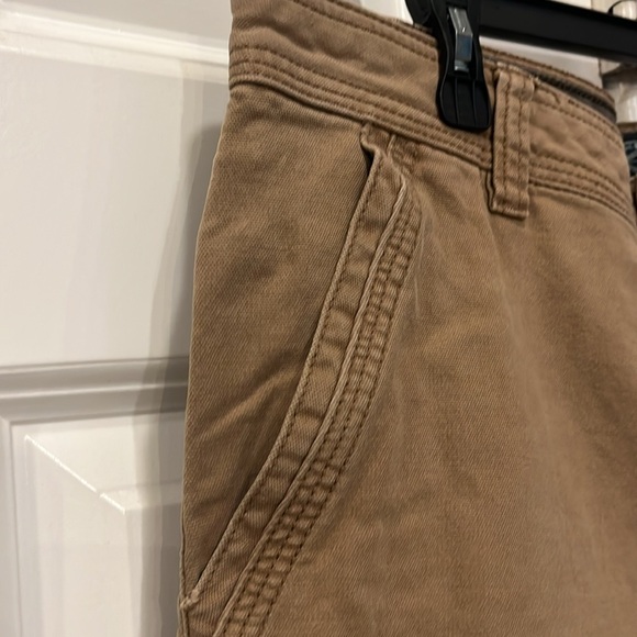 G.H. Bass & Co. Tan Chino Pants Classic Style - Picture 3 of 9
